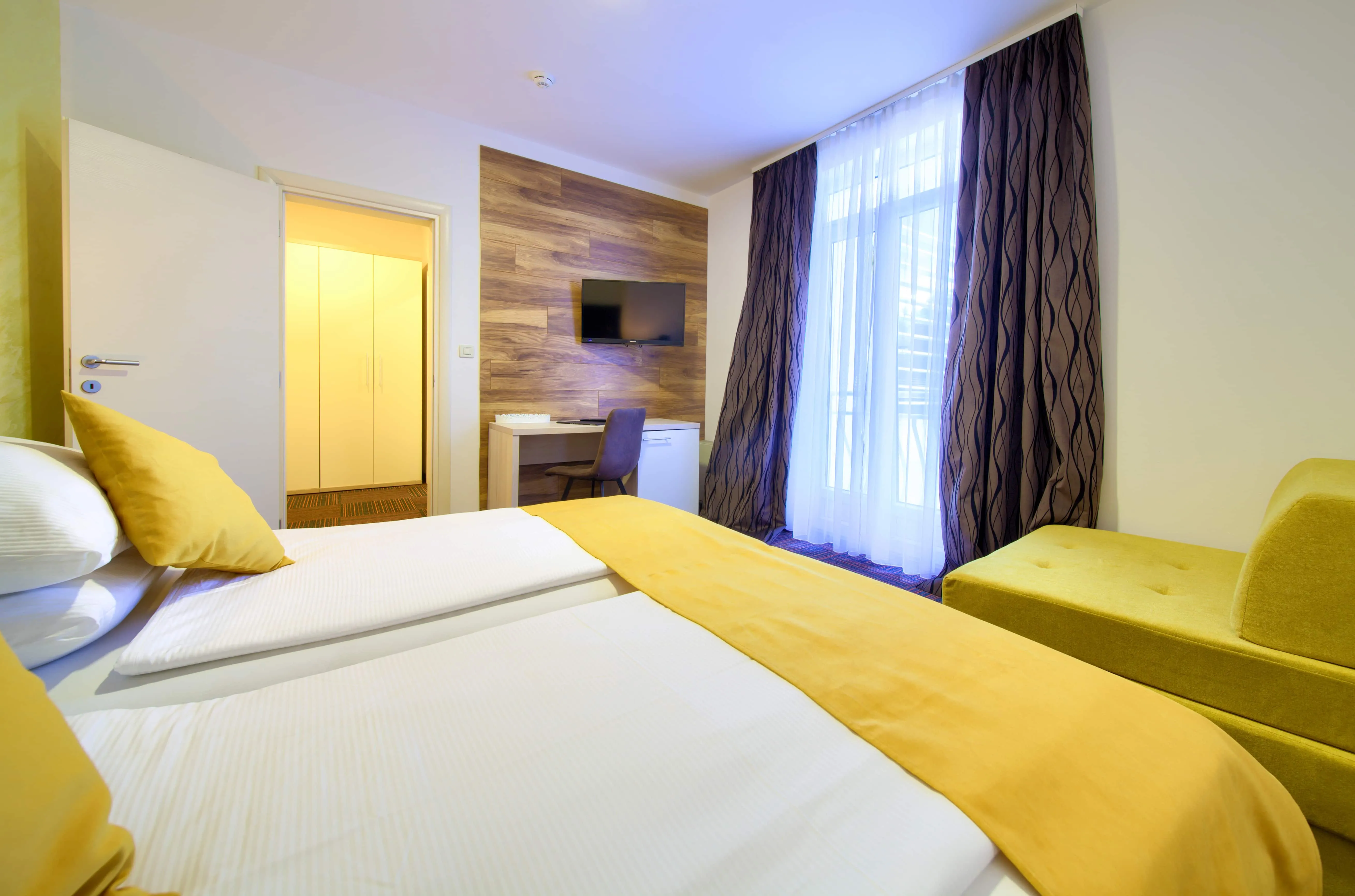 Economy Rooms