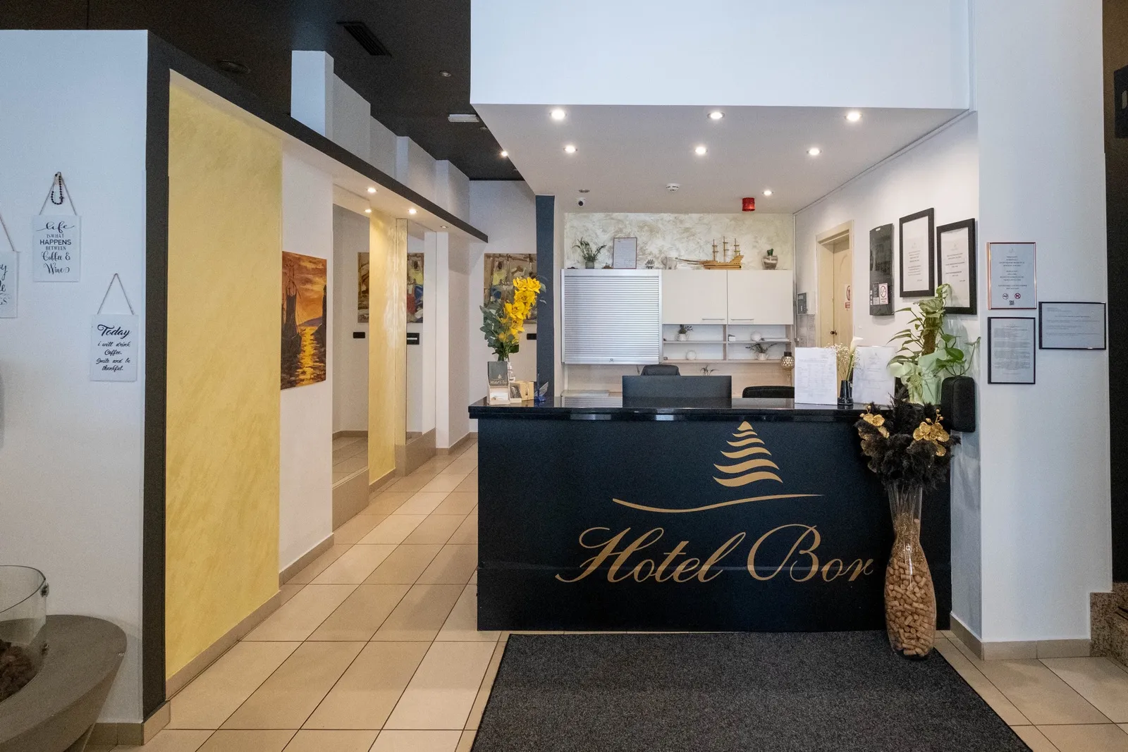 Hotel Bor reception